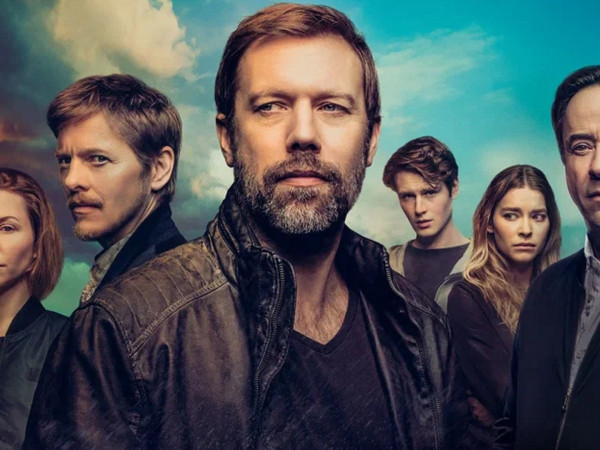 Под тёмной водой