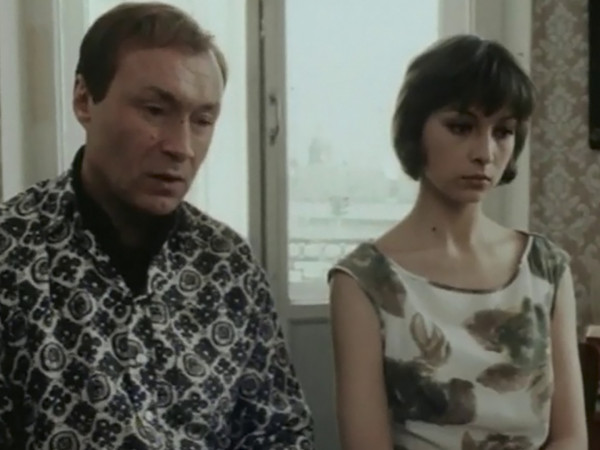 Над тёмной водой