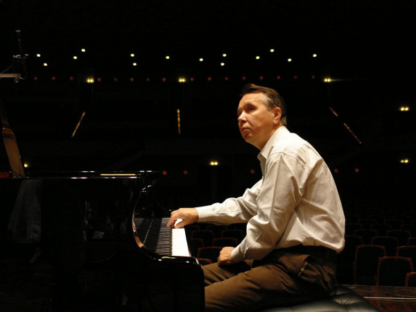 Михаил Плетнёв, фортепиано. Российский национальный оркестр, дирижёр Василий Петренко. Концертный зал им. П. И. Чайковского (2)