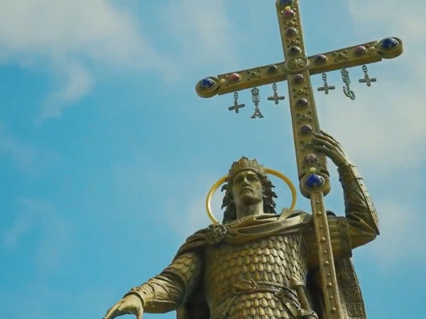 Крест над Россией