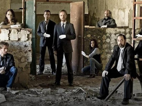 Белая перчатка (2)