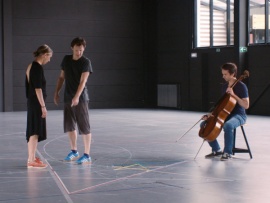 Mitten Wir Im Leben Sind - Анна Тереза ​​Де Кеерсмакер