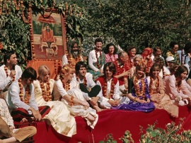 Премьера. The Beatles в Индии