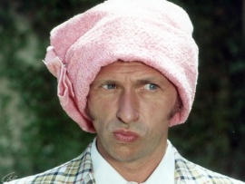 Он начинает сердиться