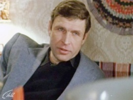 Кто стучится в дверь ко мне