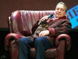 На двух стульях