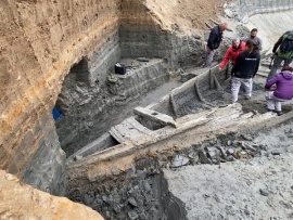 Корабли раскопали глубоко в глине