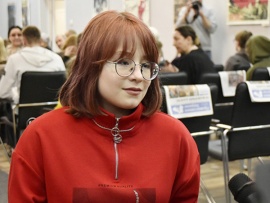 Аня, плыви!