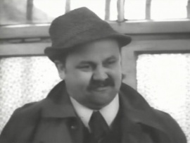 Преступник сидит на стадионе Уэмбли