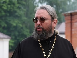 В монастырь