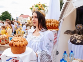 Рэспубліканскі каравай-фэст Бацькава булка. Гала канцэрт Бацькава булка — смачна і гулка