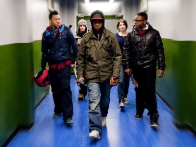 Чужие на районе