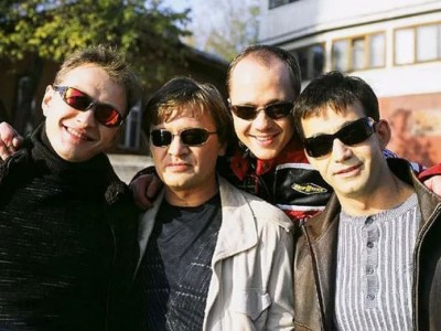 Холостяки