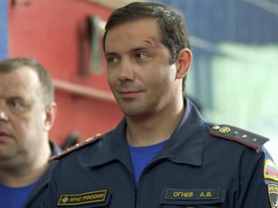 Между двух огней