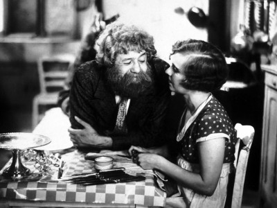 Будю, спасенный из воды