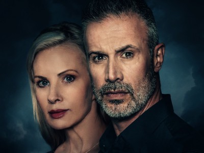 Девушка в бассейне