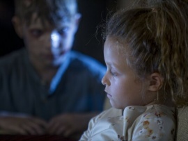 По ту сторону двери