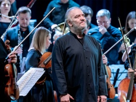 К юбилею маэстро. Валерий Гергиев и Симфонический оркестр Мариинского театра. События жизни. Концерт в Цхинвале. 2008 год