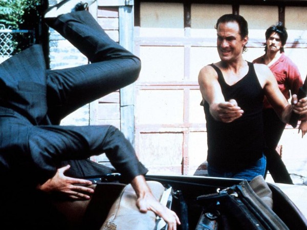 Над законом (5)