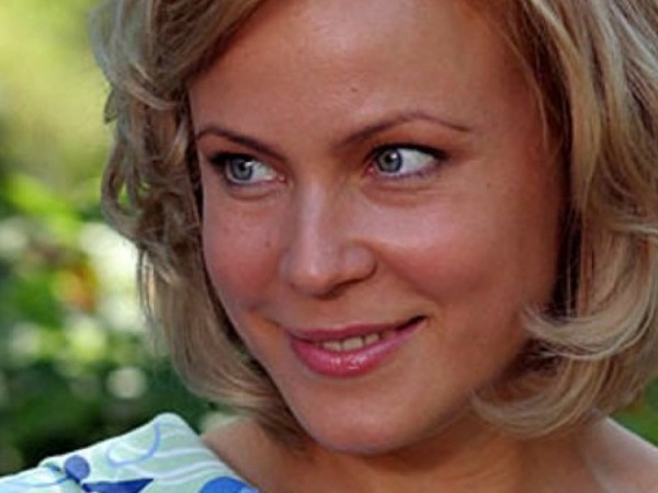 Рябины гроздья алые