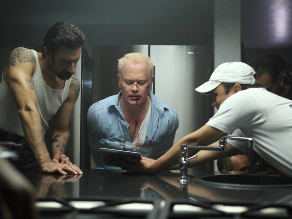 Святым тут не место (2)