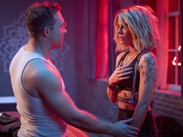 Красотка на взводе (2)