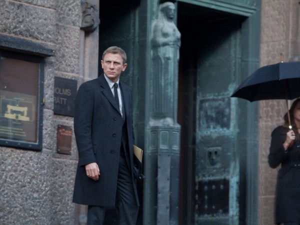 Девушка с татуировкой дракона (3)