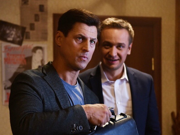 Женщина в зеркале (2)