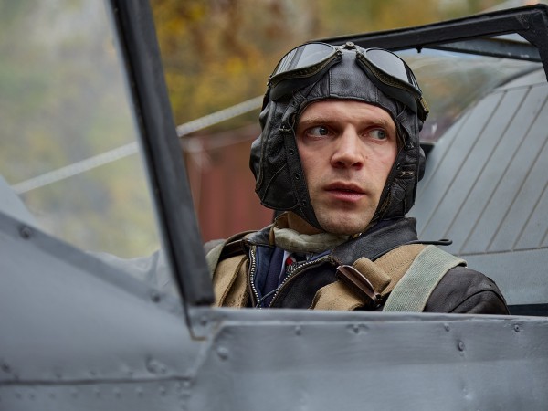 Расправляя крылья