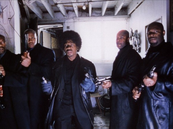 Карты, деньги, два ствола (5)