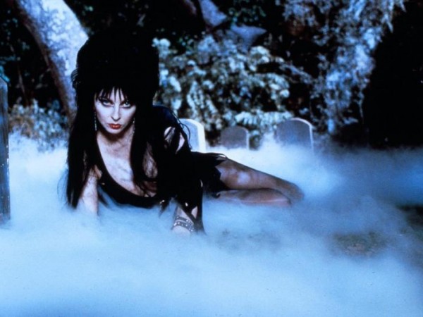 Эльвира: Повелительница тьмы (4)