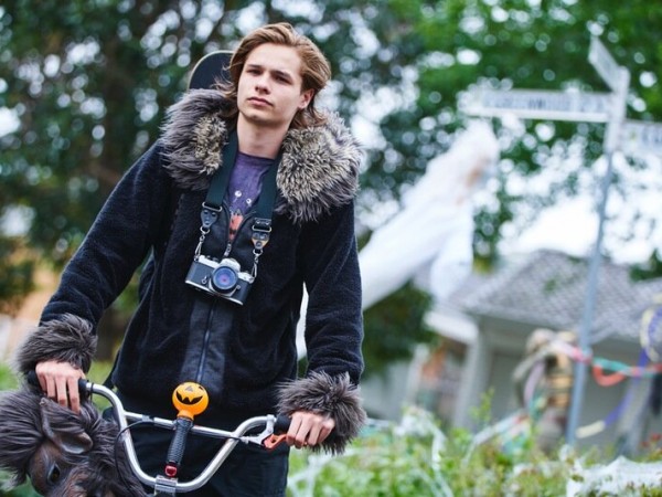 Мальчики на деревьях