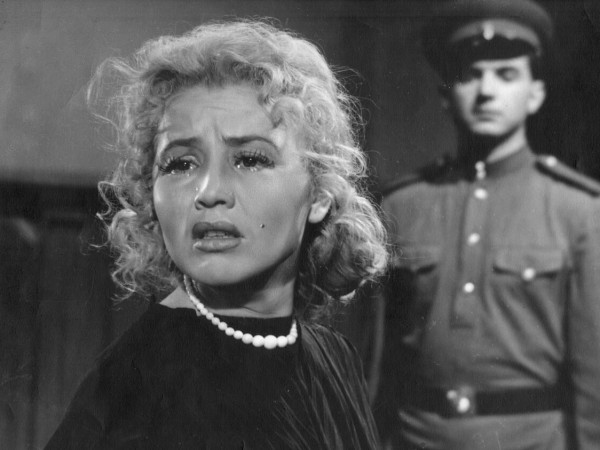 Тень у пирса (2)