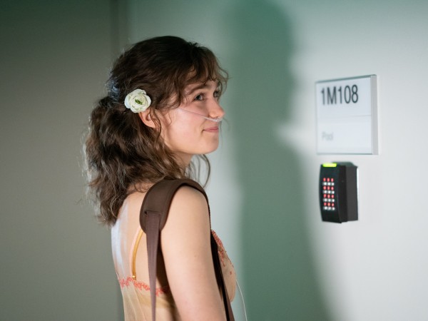 В метре друг от друга (4)