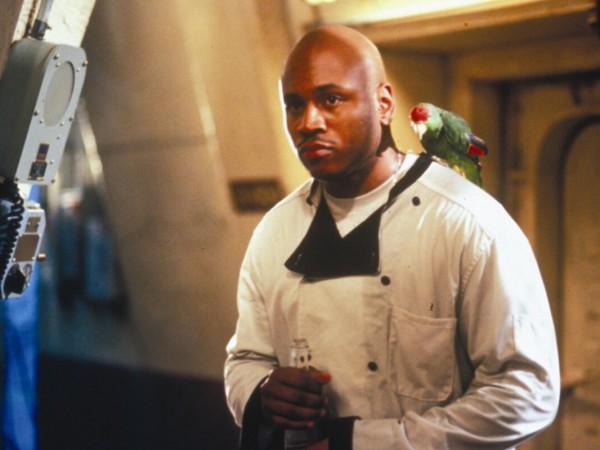 Глубокое синее море (5)