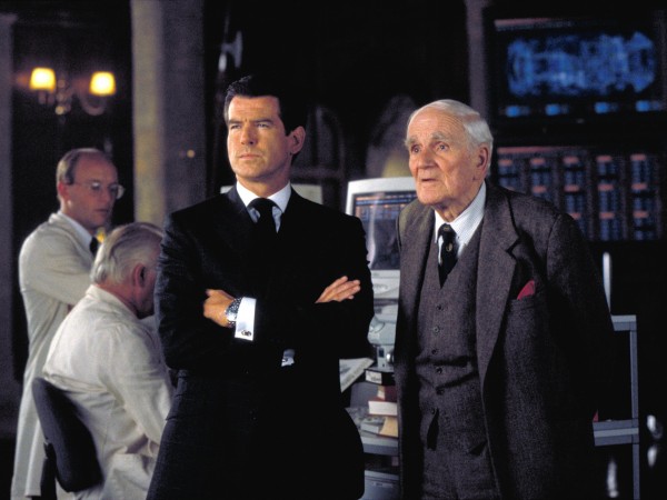 И целого мира мало (3)