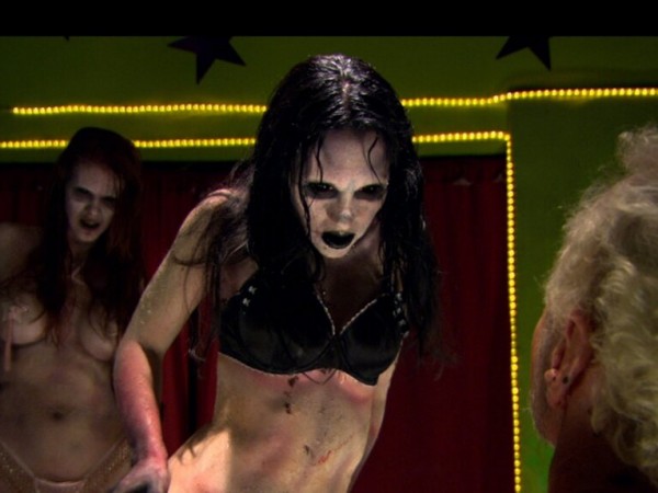 Стриптиз от зомби (2)