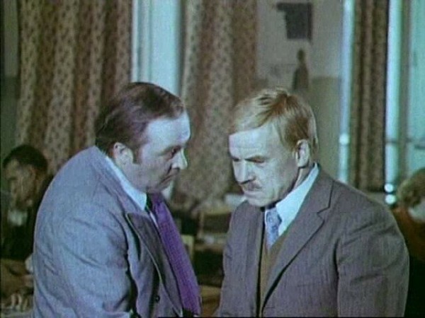 Почти смешная история (2)