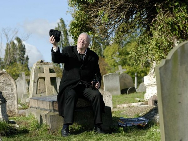 Есть там кто-нибудь? (2)