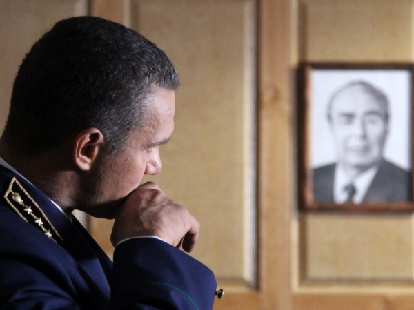 Неподкупный (2)