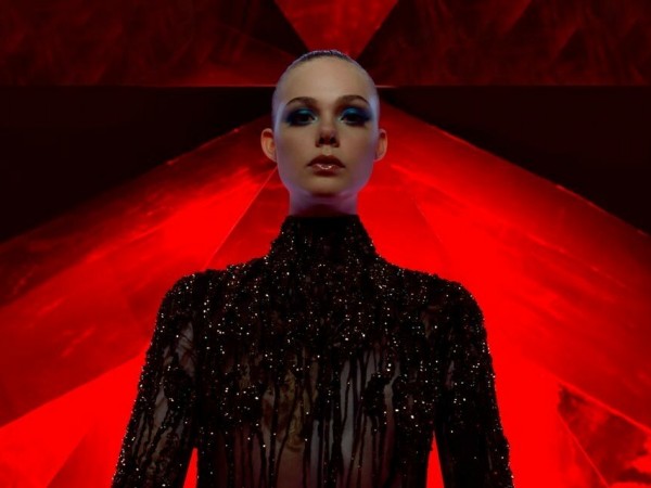 Неоновый демон (2)