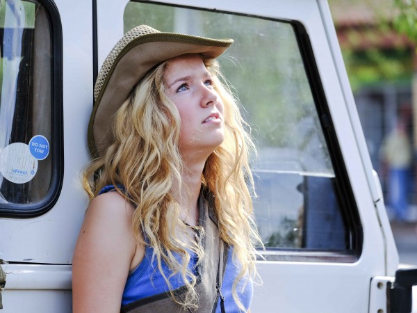 Миа и белый лев (6)