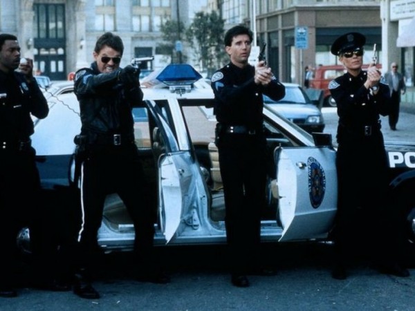 Полицейская академия 6: Город в осаде (2)