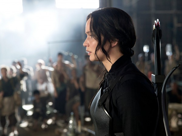 Голодные игры: Сойка-пересмешница. Часть I