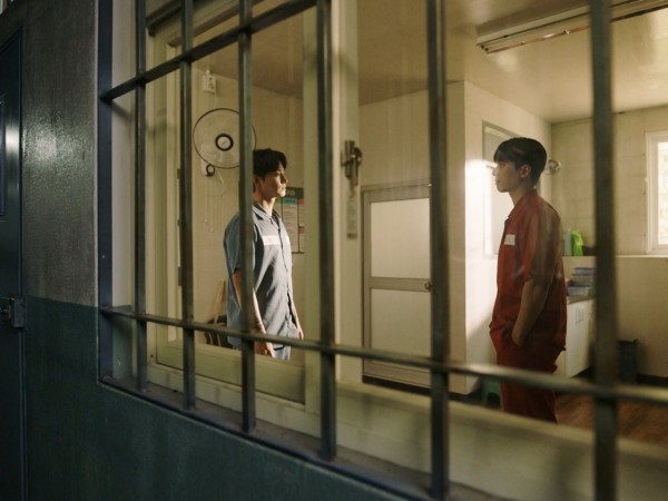 Акула: буря (2)