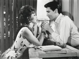 Счастлив с девушкой