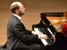 С. Рахманинов. Концерт №1 для фортепиано с оркестром. Солист А. Коробейников