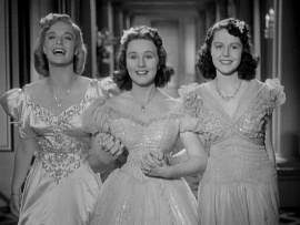 Три милых девушки взрослеют