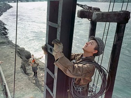 Люди на мосту