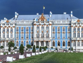 Дворцы взорвать и уходить...